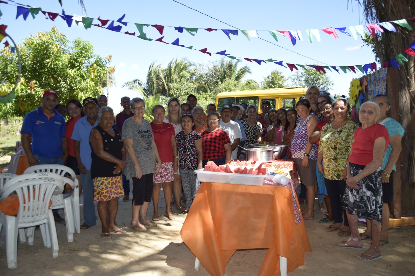Prefeitura de Goianorte, por meio da Secretaria de Assistência Social promove almoço com o grupo Melhor Idade