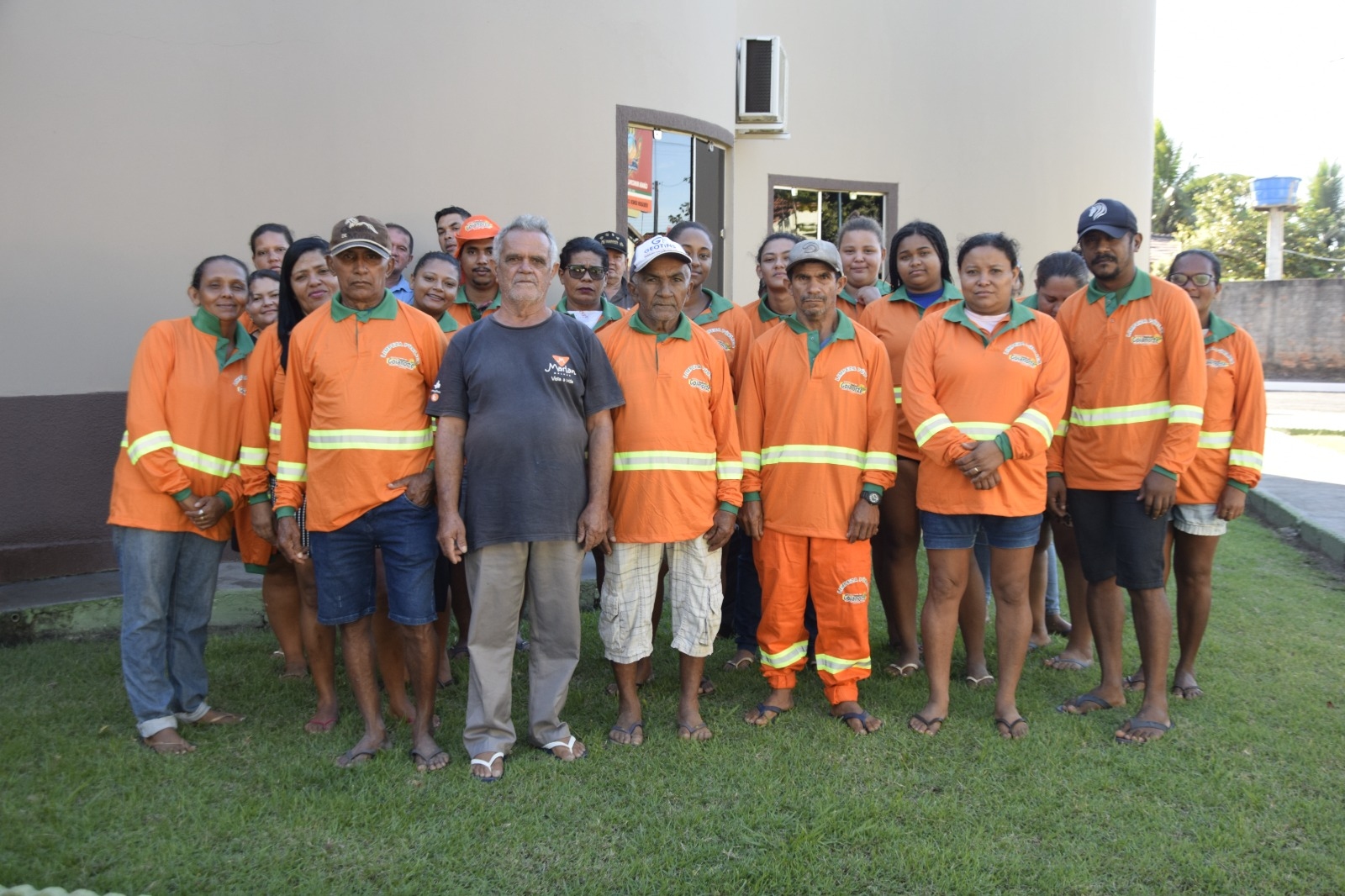 Prefeitura de Goianorte entrega kits de EPI para os profissionais da limpeza urbana