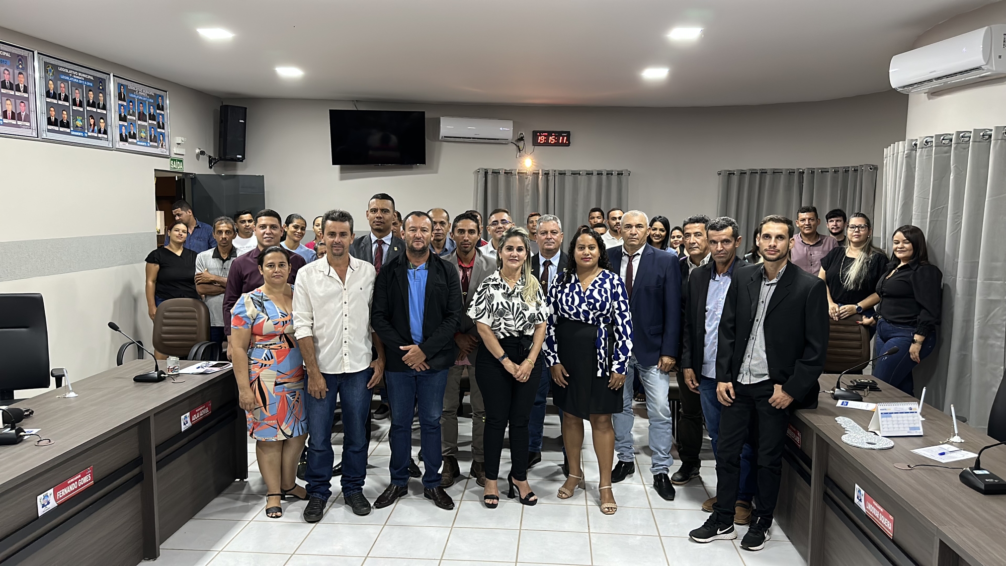 Prefeita Nega entrega moradias populares a famílias em sessão da Câmara Municipal de Goianorte