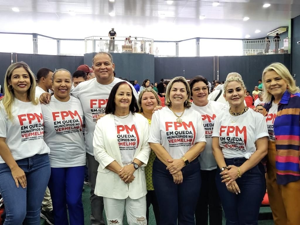 Prefeita Nega, participa de mobilização da ATM contra crise financeira dos municípios tocantinenses